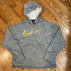 Girl’s Nike Hoodie/Sweatshirt. Size Medium. Excellent Condition.